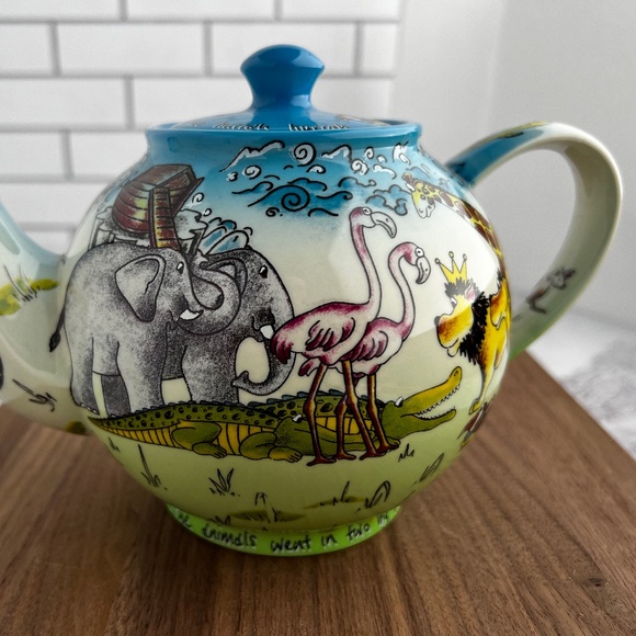 Noah's Ark Cardew Design Tea Pot - Picture 3 of 4